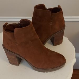 Suede boots
